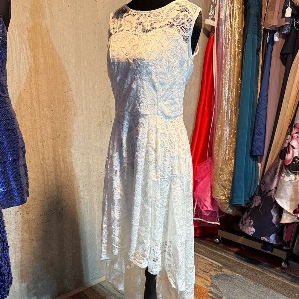 Sleeveless White Lace High-Low Dress